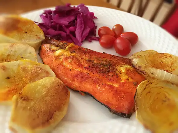 grilled salmon with saffron 